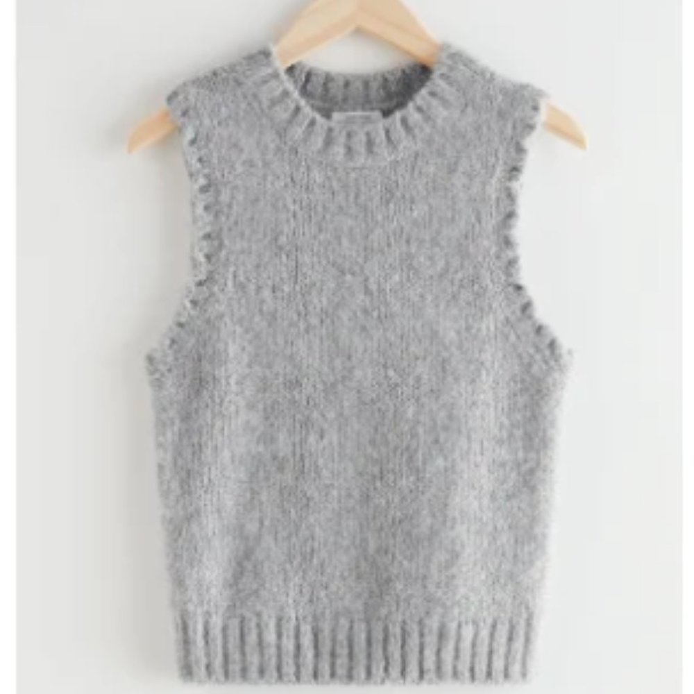 & OTHER STORIES Fuzzy Scallop Knit Vest Size S